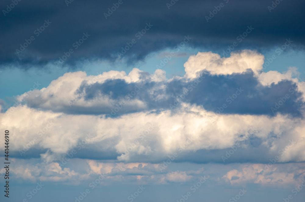Obraz premium Blue clouds in the sky. Beautiful landscape