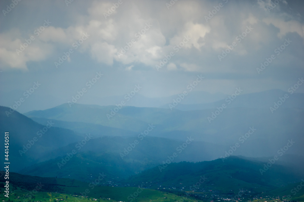 Obraz premium Yasinia village in the Ukrainian carpathians in summer