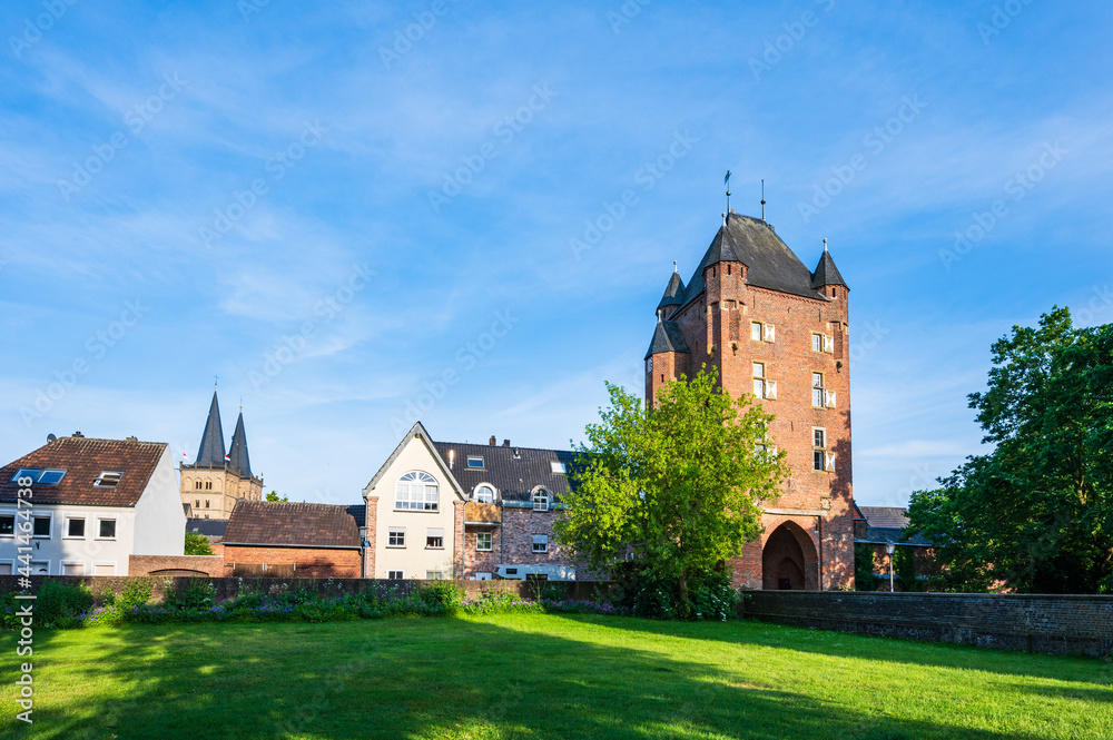 Stadtansicht von Xanten mit Klever Tor und Dom