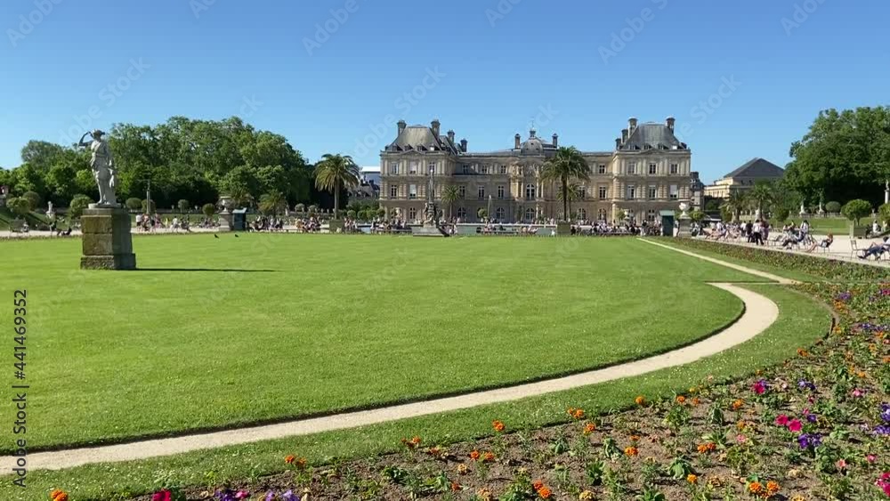 Pelouse du jardin du Luxembourg à Paris