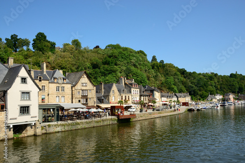 Vallée de la Rance et port de Dinan dans les Côtes d’Armor, Bretagne © PlanetEarthPictures