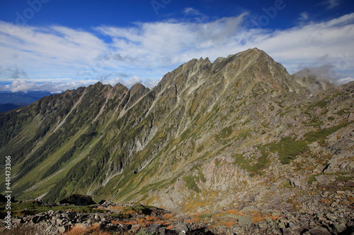 Mt.Okuhotaka seen from Maehotaka 前穂高から奥穂を望んで