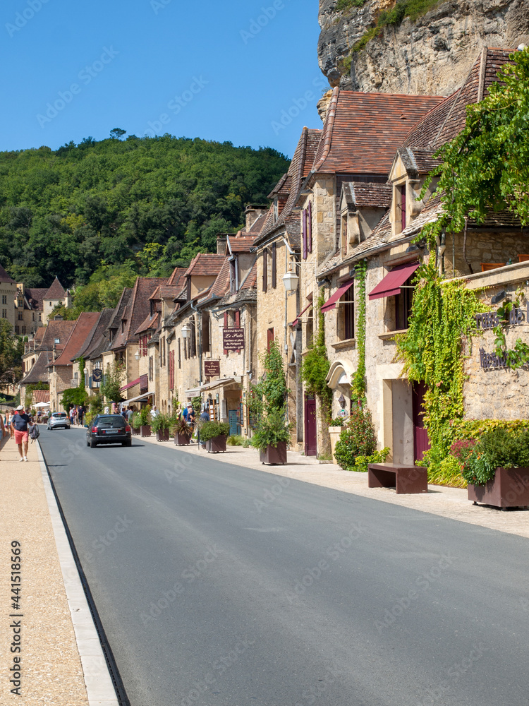 La Roque-Gageac scenic village on the Dordogne river, France La Roque-Gageac scenic village on the Dordogne river, France