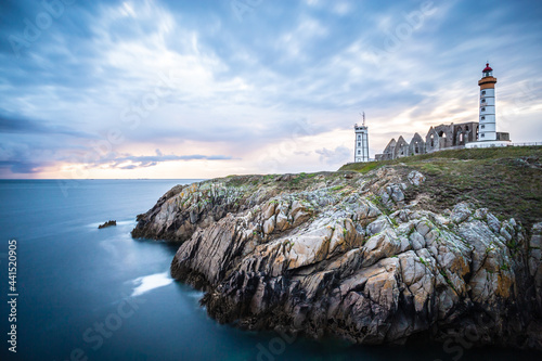 Photos The ruins of the abbey of Saint-Mathieu and the lighthouse in France