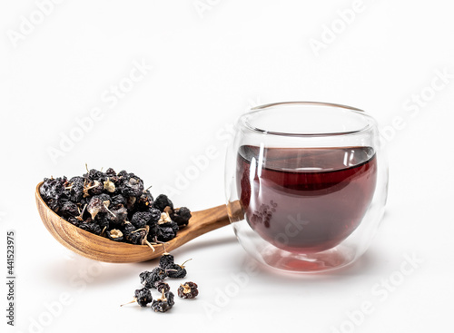 Tablou pe pânză Black wolfberry and black wolfberry tea is a health tea often drunk in Asia
