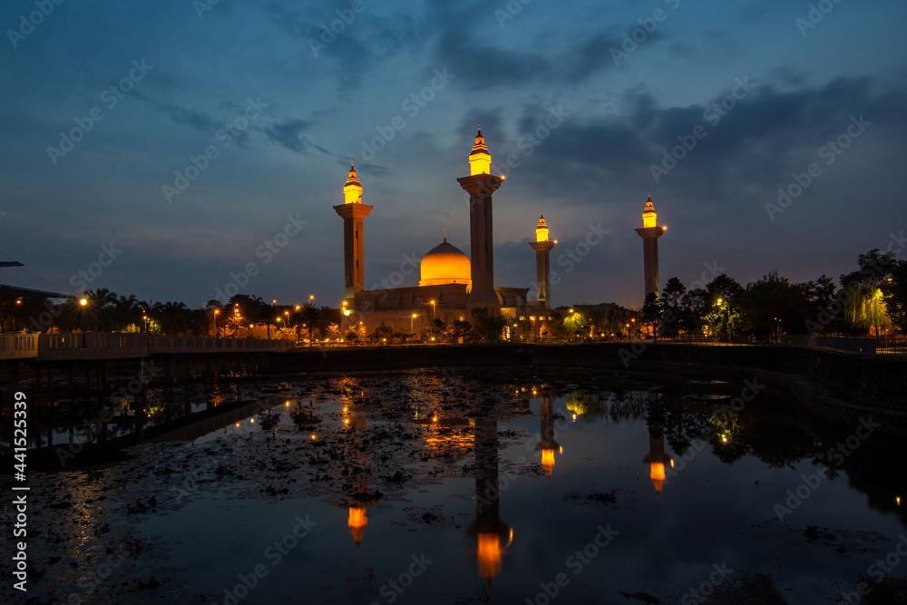 reflection mosque scenery before sunrise