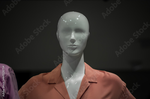 Mannequin for clothing the upper third in a pink shirt