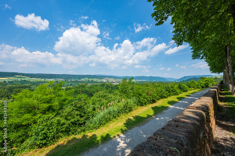 Blick über die Landschaft der Wachau in Österreich