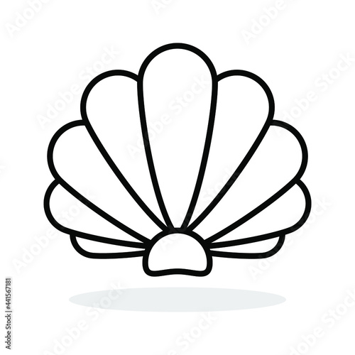 Sea shell icon. Linear pearl shell icon. Vector illustration. Shell vector icon. Black linear sea shell icon