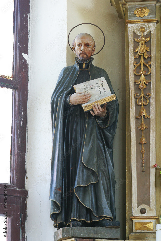 Φωτογραφία Saint Ignatius statue on the altar of the Sacred Heart of Jesus in the chapel of