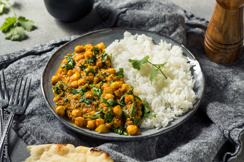 Homemade Chickpea and Spinach Curry