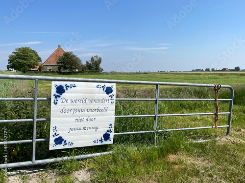 Obraz na płótnie Quote board on a farm fence around Nijhuizum w salonie
