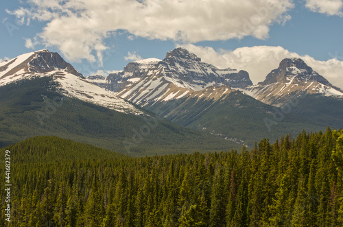 Beautiful Mountain Scenery in Howes Pass © RiMa Photography