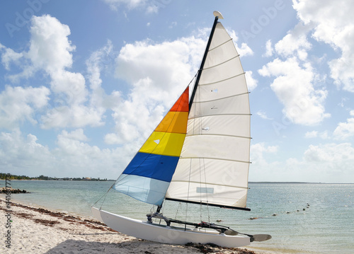 Canvas Print sailboat on the beach