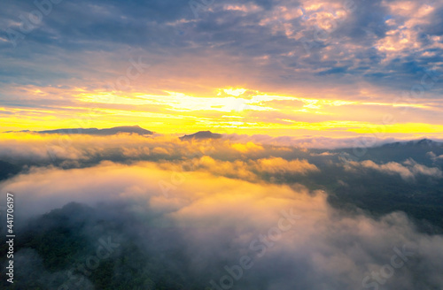 Sea of cloud © 24Novembers
