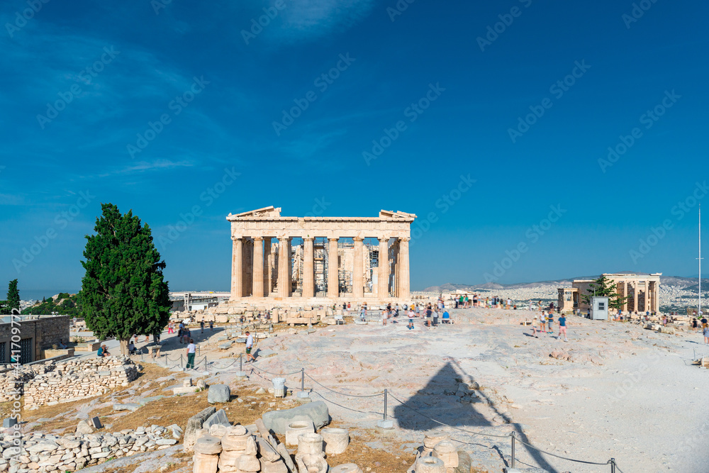 Fototapeta premium Parthenon temple in Acropolis at Athens, Greece