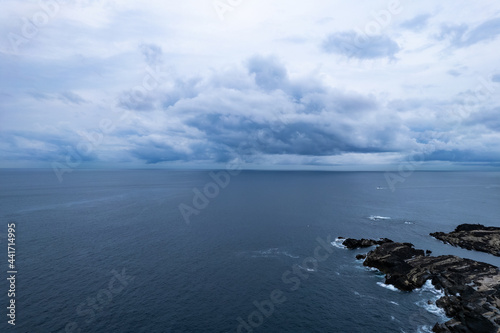 Fototapeta Naklejka Na Ścianę i Meble -  海上の雨雲