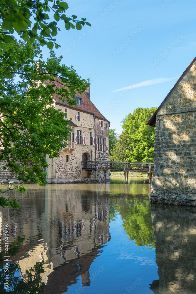 Naklejka premium Teilansicht von Burg Vischering in Lüdinghausen, Nordrhein-Westfalen