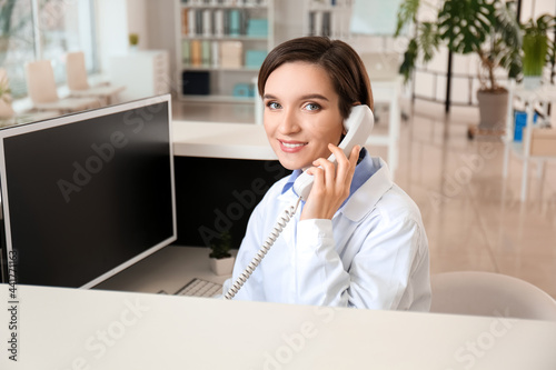 Female medical assistant wo...