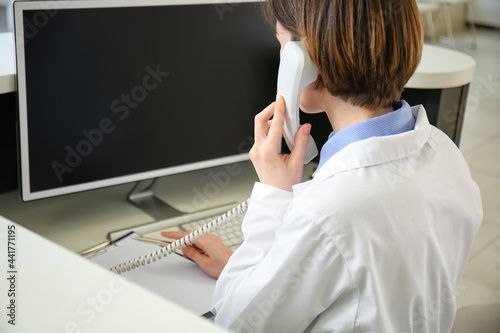 Female medical assistant wo...