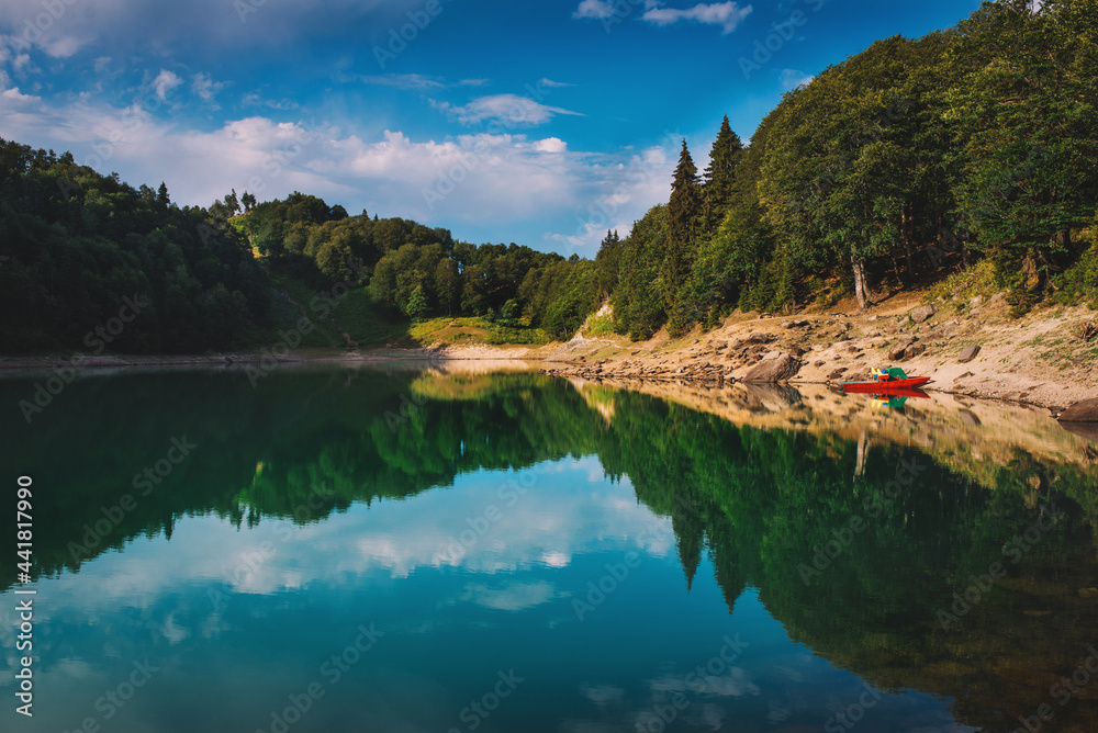 Fototapeta premium Mountain Green Lake