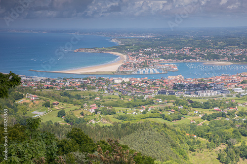 Tableau sur toile La grande plage de la ville de Hendaye , France