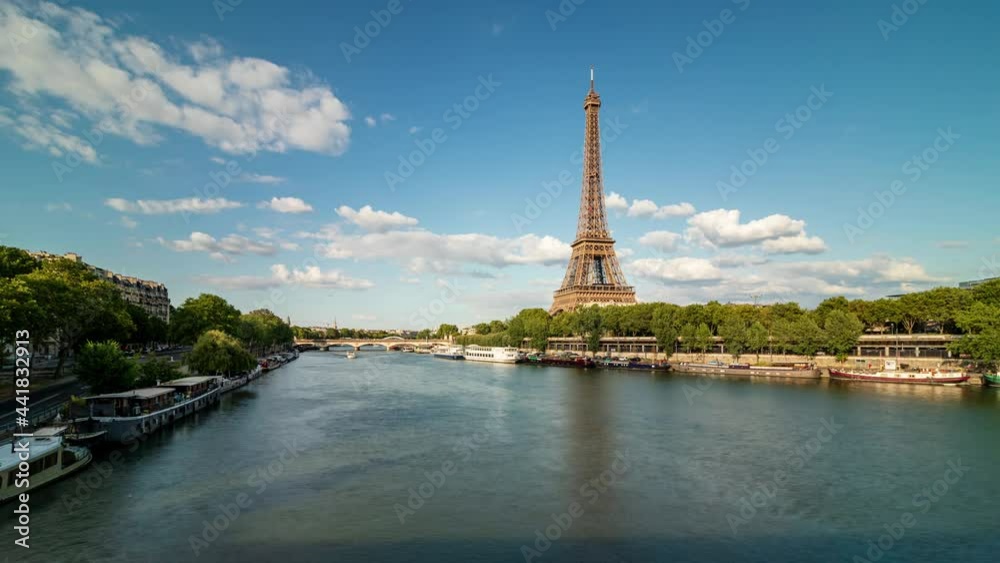 Eiffel Tower and the Seine River Timelapse / Paris, France Eiffel Tower and the Seine River Timelapse / Paris, France