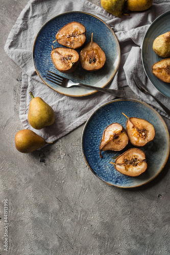 baked pears with caramel
