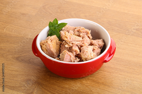 Canned tuna fish with oil