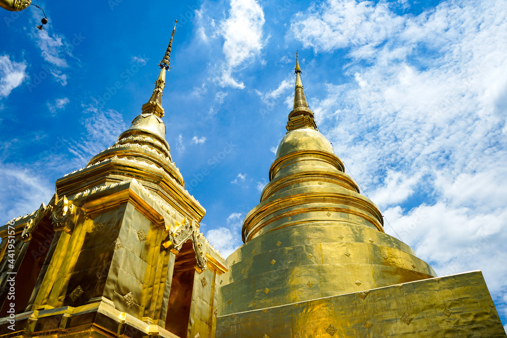 Fototapeta premium There are many ancient temples in Thailand and Myanmar.