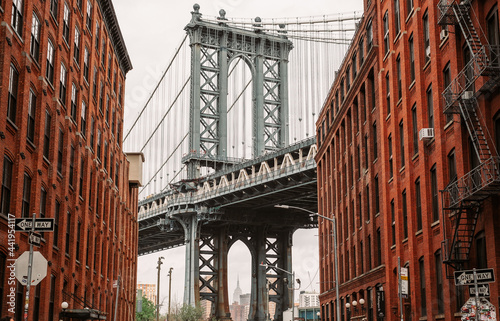 Manhattan Bridge seen from alley in Dumbo, Brooklyn - New York City. © Ane