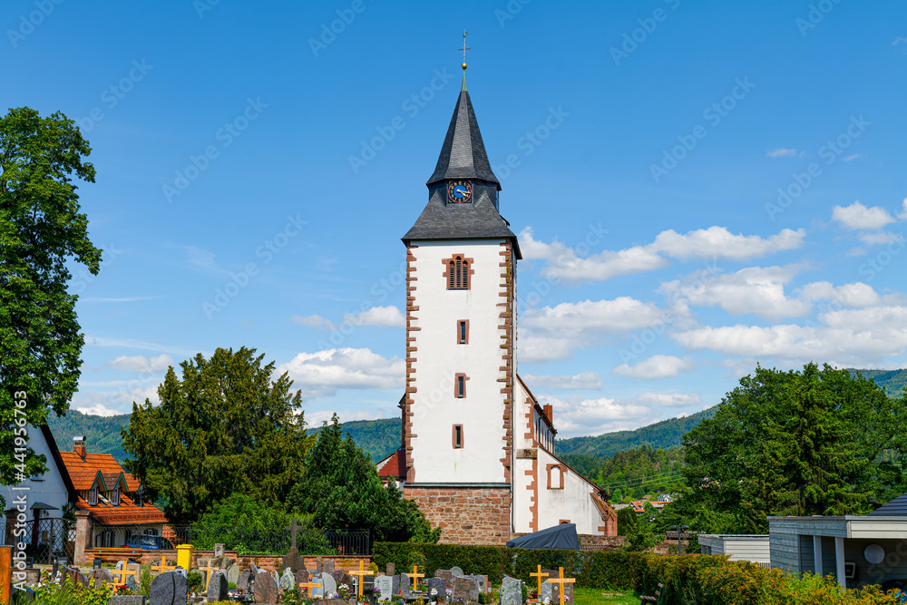 Gernsbach im Schwarzwald, Stadtkirche und Friedhof