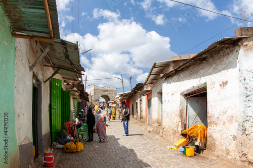 Street scene with the Shoa gate, Harar Jugol, the Fortified Historic Town, a UNESCO world heritage site