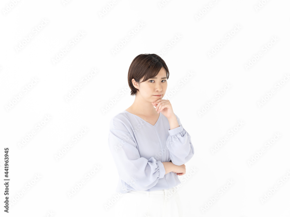 悩む女性 悩む女性