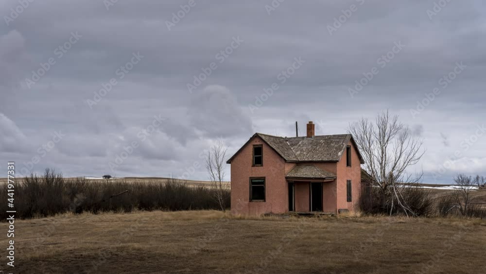 Old abandoned farm house on the great plains. Old abandoned farm house on the great plains.