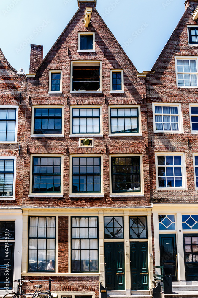 Fototapeta premium 17th century houses at Zandhoek - Realeneiland, Amsterdam, Noord-Holland, The Netherlands, Europe
