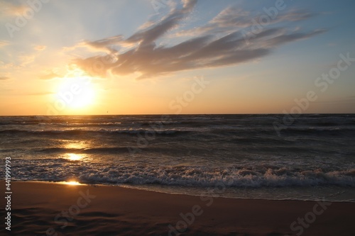Zachód słońca na plaży w Łebie 