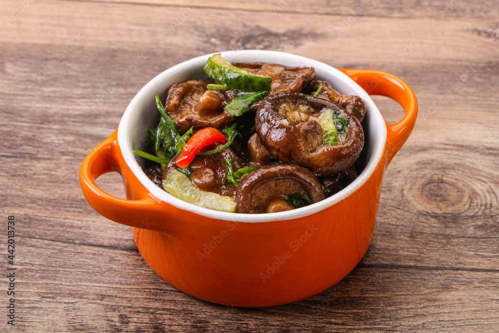 Marinated shiitake mushrooms with herbs Marinated shiitake mushrooms with herbs