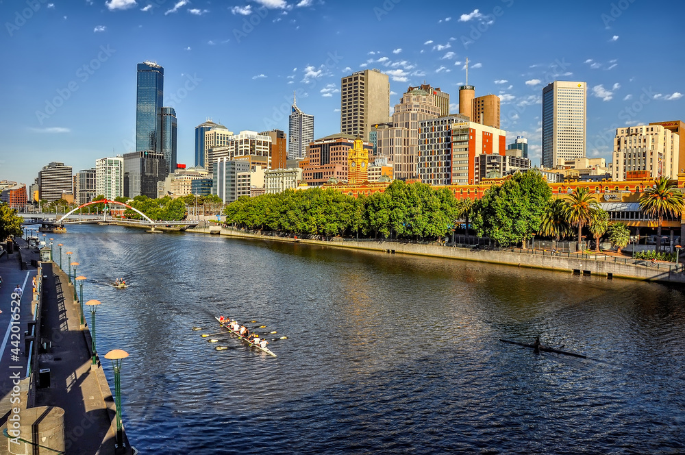 Fototapeta premium View of the Yarra River and Flinders Walk from Southbank Promenade.