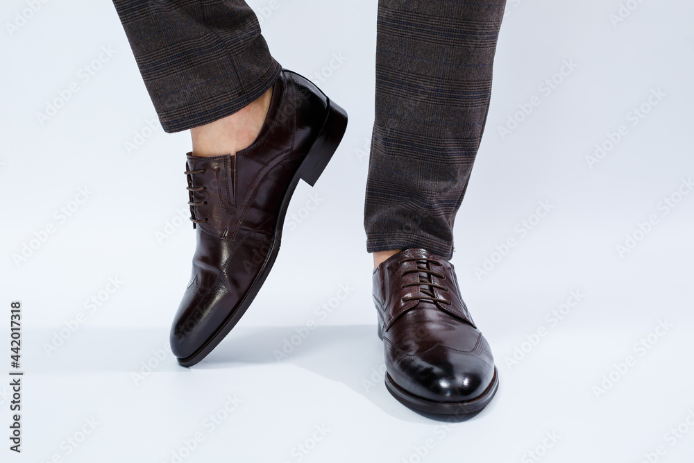 Men's classic shoes with natural leather, men's shoes under a classic