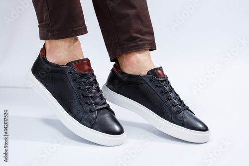 Men's comfortable shoes with natural material, men's sneakers in the style of casual for every day made with natural leather