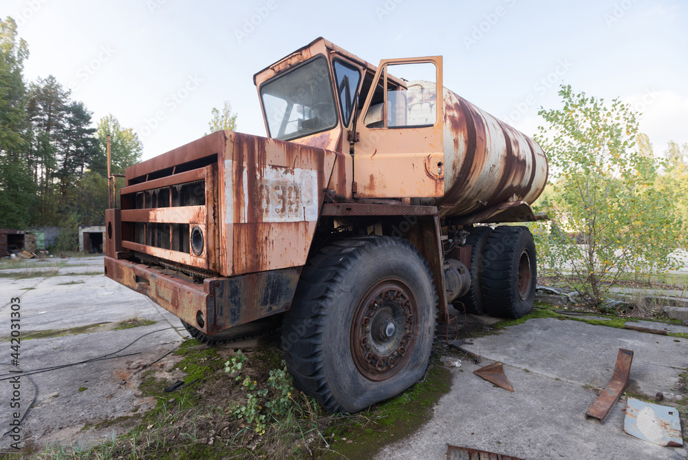 Abandoned radioactive vehicle