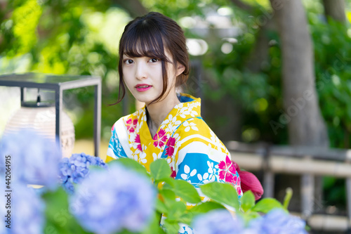 京都 祇園 浴衣の女性