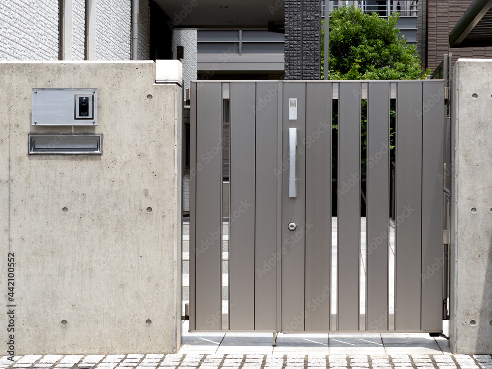 Fototapeta premium 住宅の玄関