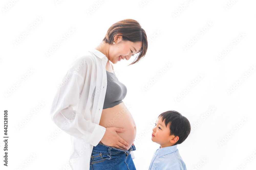 妊婦のお母さんと男の子 妊婦のお母さんと男の子
