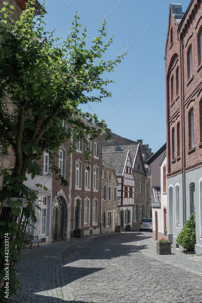 Die schöne Altstadt der Kupferstadt Stolberg - vertikale Bilder