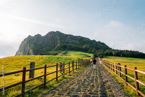 Obraz na płótnie Seongsan Ilchulbong Tuff Cone in Jeju Island, Korea w salonie