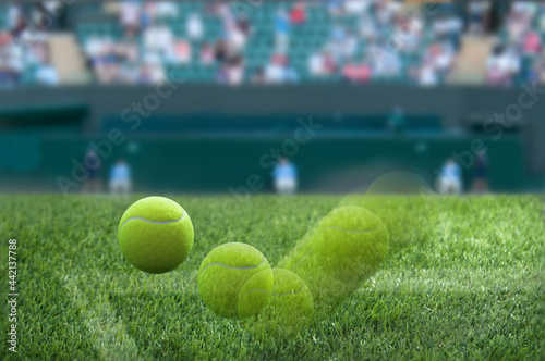 Wimbledon tennis grass court © Pixelbliss