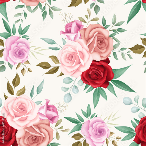 Elegant floral seamless pattern with romantic roses