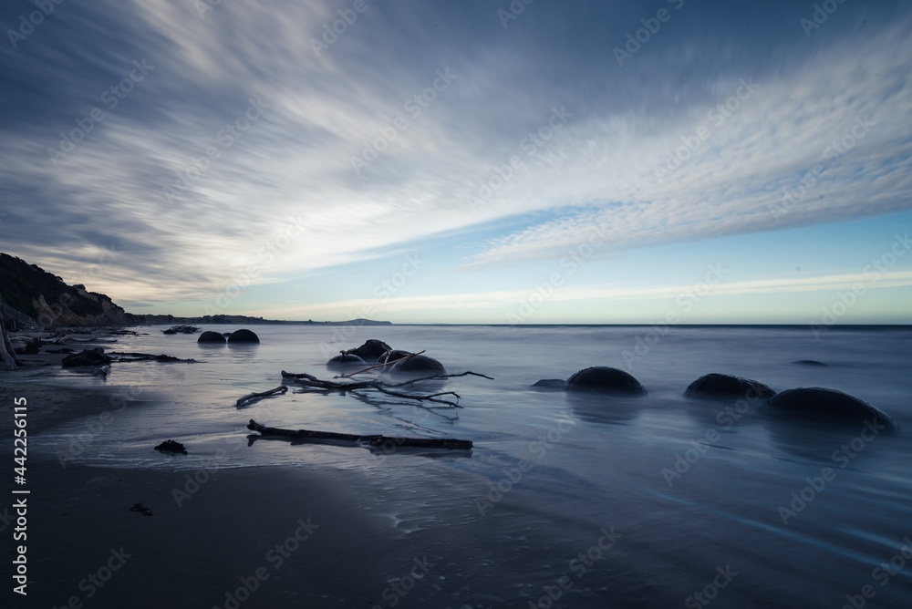 Fototapeta premium long exposure of Moeraki Boulders